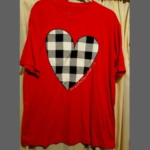 Boutique Texas True Threads Red/Black/ White Buffalo Plaid heart XL Tee Tshirt